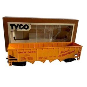 Tyco HO Scale Union Pacific 62040 Hopper Train Car w/Box Bright Orange